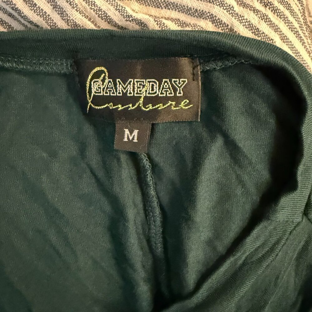 🏀Milwaukee Bucks🏀 cold shoulder shirt - Picture 3 of 5